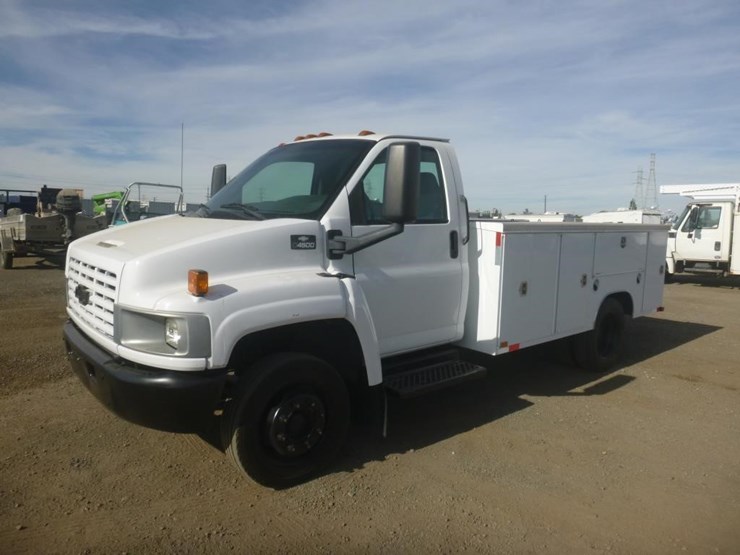 2003-chevrolet-c4500-utility-truck-image-1
