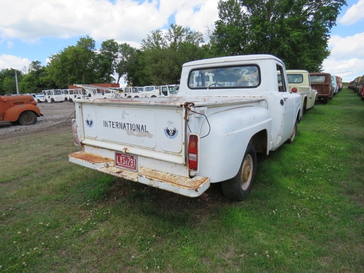 1970-international-1100-image-4