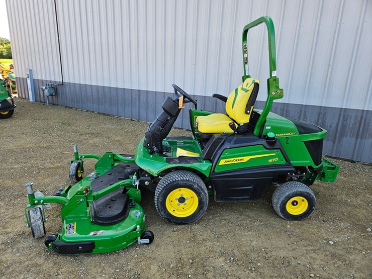 2023-john-deere-1570-image-2
