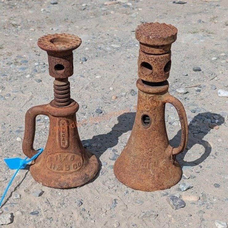 2- Screw Jacks