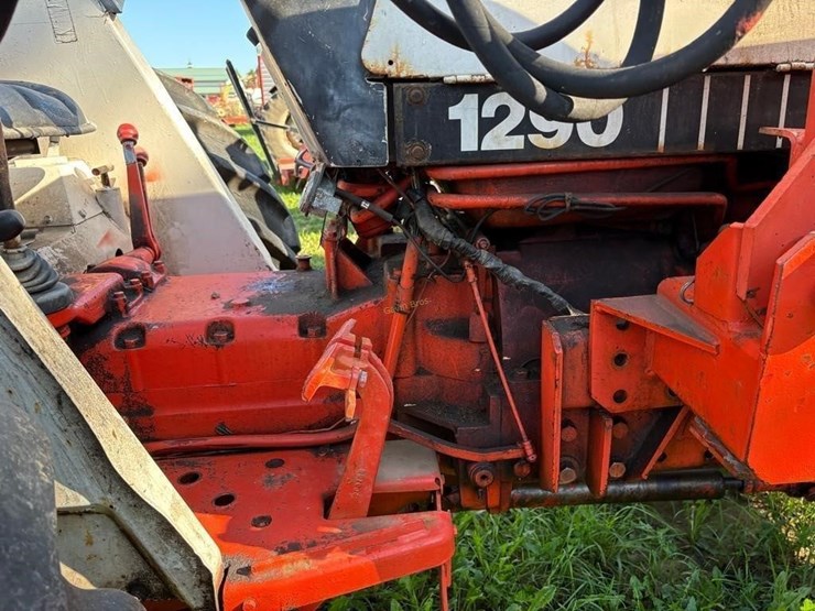 case-1290-mfwd-tractor-image-8