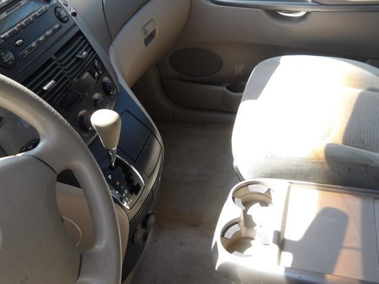 2006-toyota-sienna-image-21