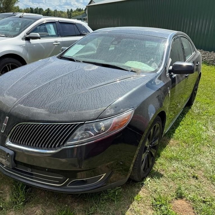 2014 Lincoln MKS Car