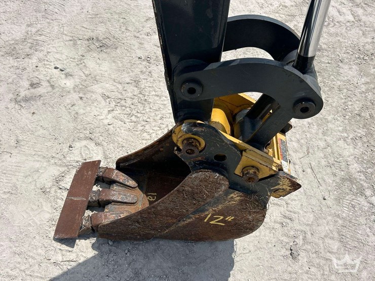 2023-deere-35g-image-21