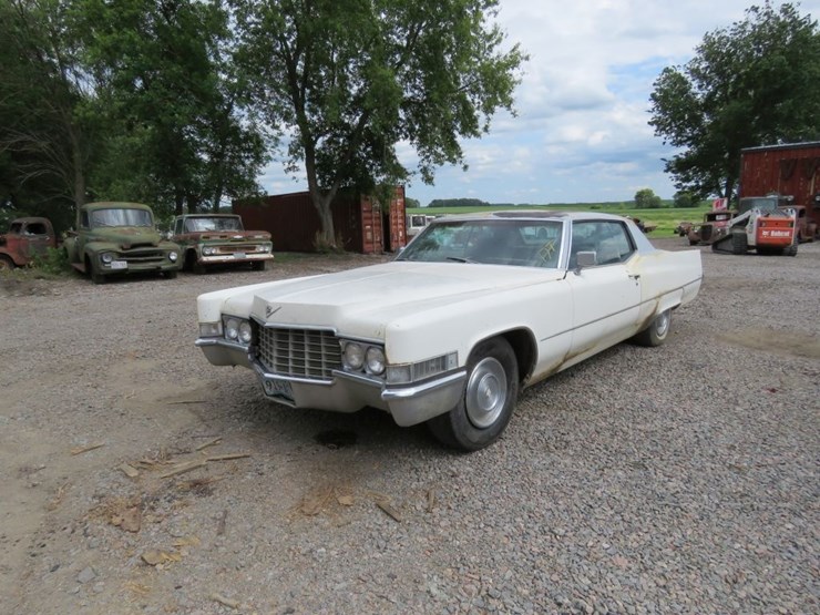 1969-cadillac-coupe-deville-2dr-ht-image-1
