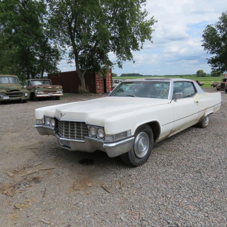 1969 Cadillac Coupe DeVille 2dr HT
