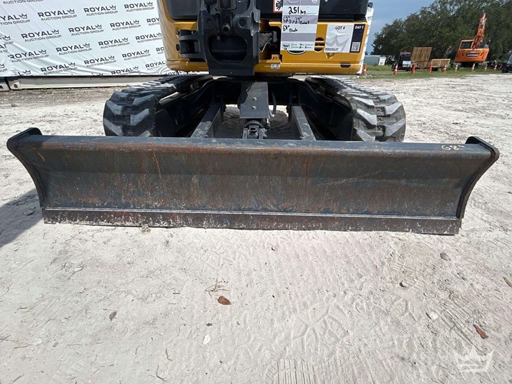 2023-deere-35g-image-23