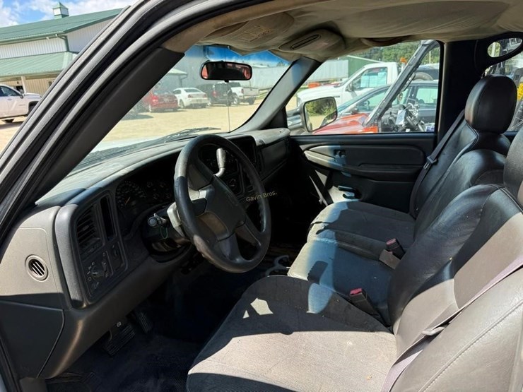 2004-chevrolet-2500-image-5