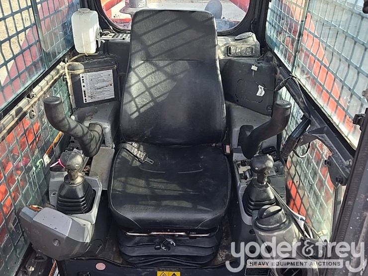 2023-kubota-svl97-2-image-42