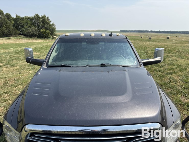 2017-dodge-3500-image-12