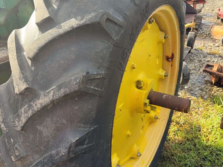 john-deere-4010-image-9