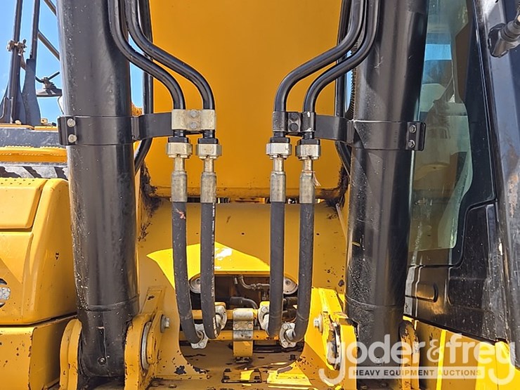 2019-caterpillar-336-image-26