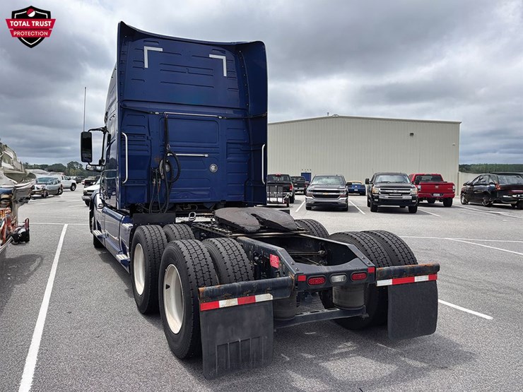 2022-volvo-vnl-760-image-4