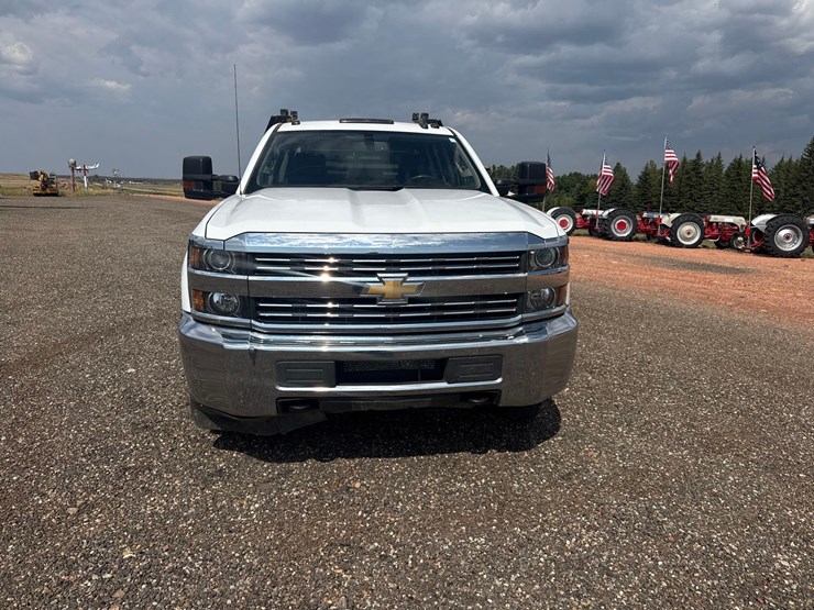 2018-chevrolet-silverado-3500hd-image-8