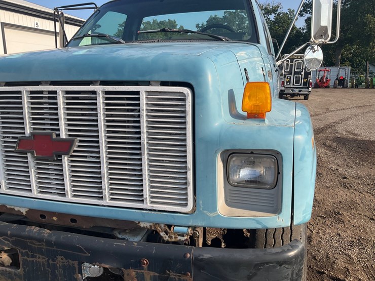 #1993-•-chevrolet-kodiak-single-axle-semi-tractor-image-13