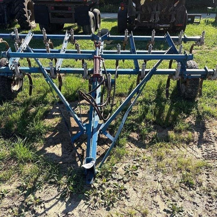 Field Digger - 13' +/-