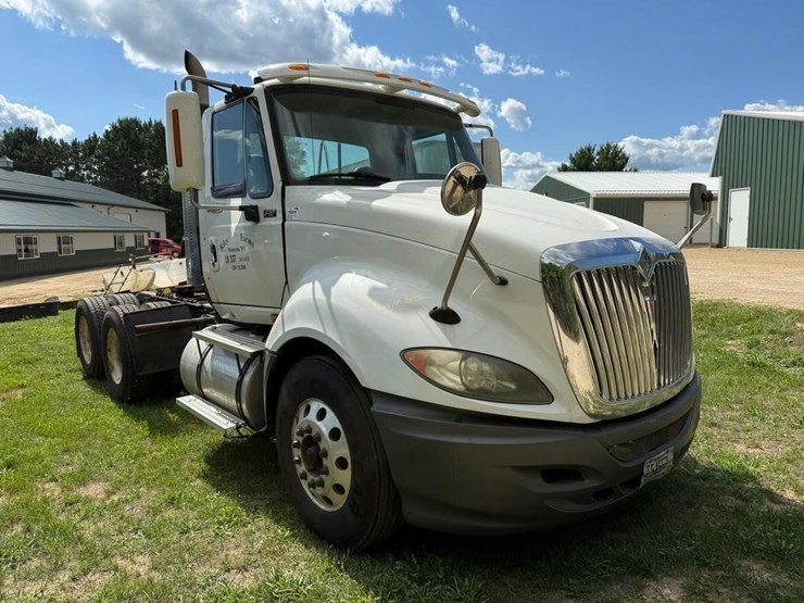 2010-international-prostar-image-2