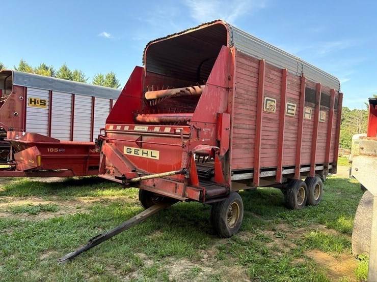 gehl-910-16'-chopper-box-image-1