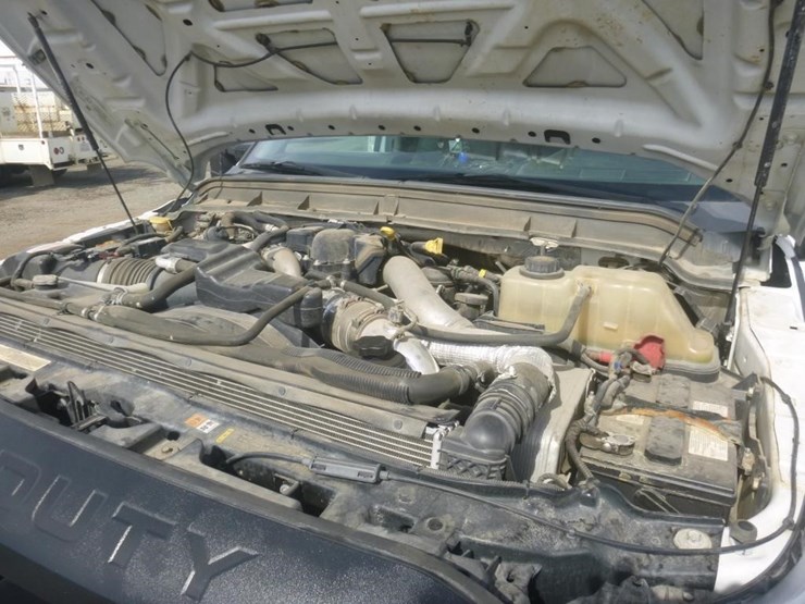 2013-ford-f550-image-30