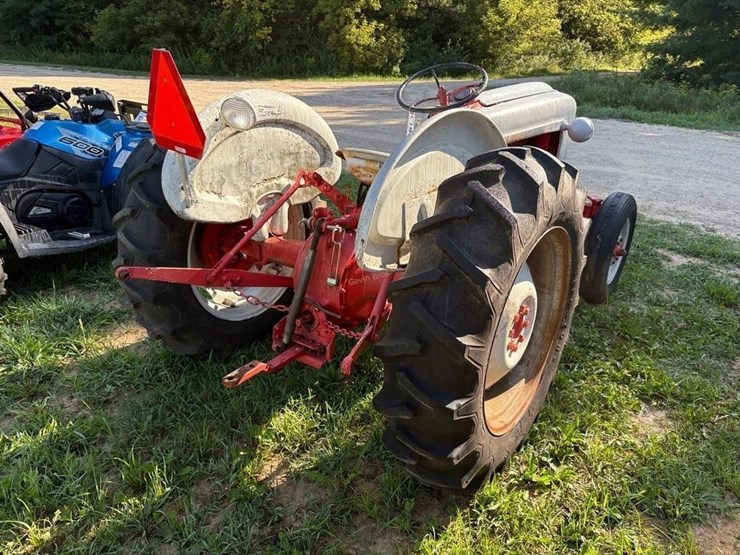 ford-tractor-image-7
