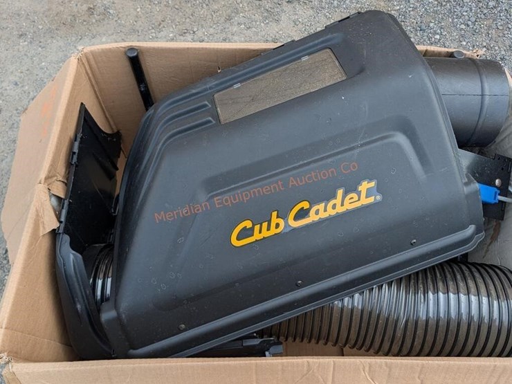 cub-cadet-19a30030100-bagger-image-3