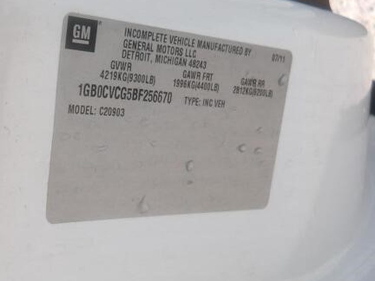 2011-chevrolet-silverado-2500-image-21
