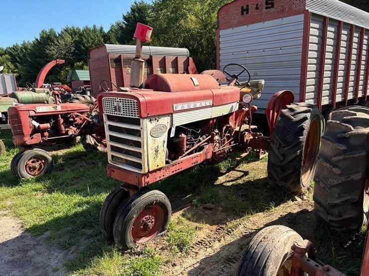 farmall-460-lp-gas-tractor-image-1
