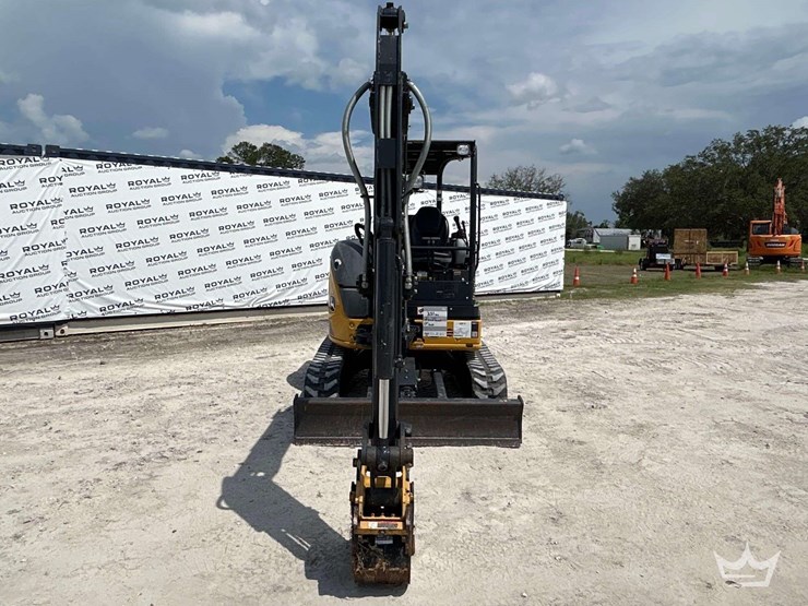 2023-deere-35g-image-35