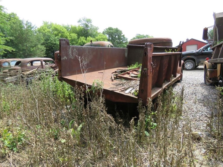 1947-federal-29m2-dump-truck-image-4