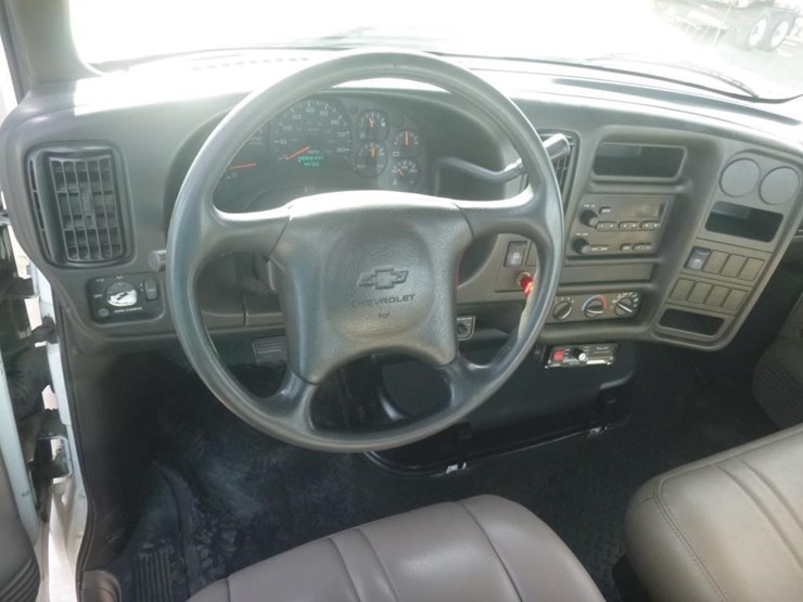 2003-chevrolet-c4500-utility-truck-image-15