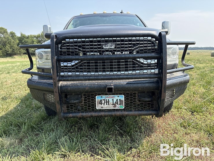 2017-dodge-3500-image-10