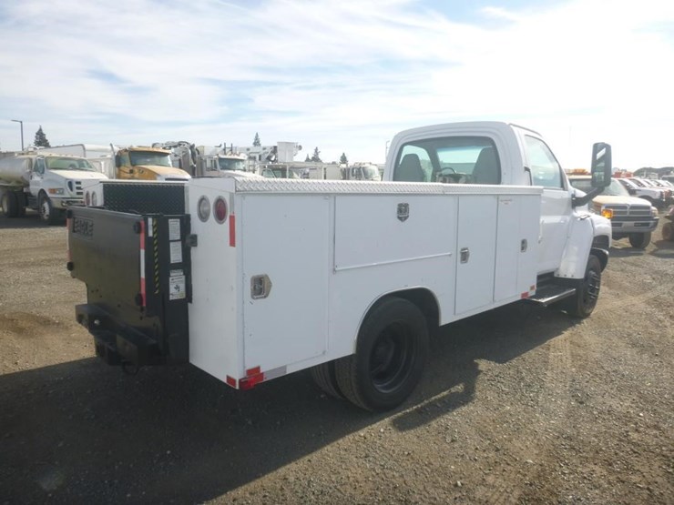2003-chevrolet-c4500-utility-truck-image-3