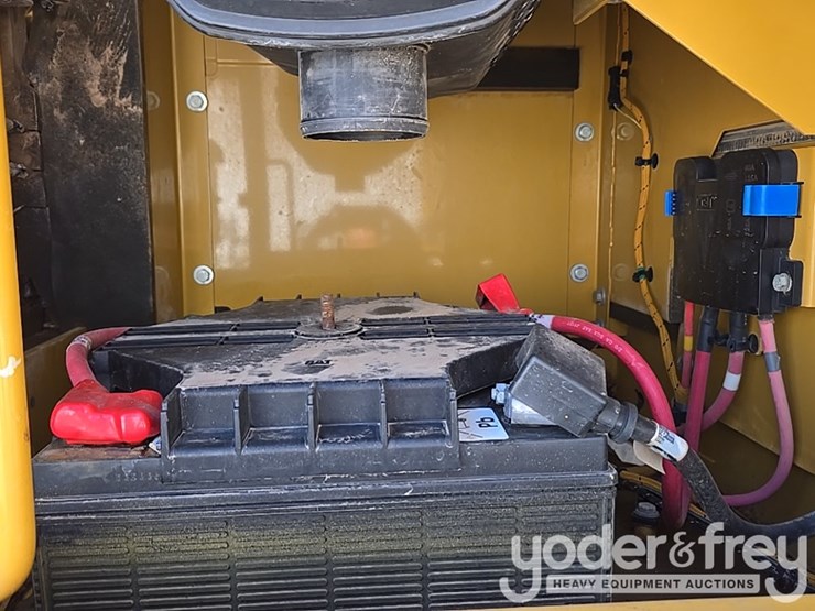 2019-caterpillar-336-image-30