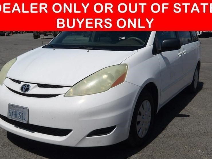 2006-toyota-sienna-image-1