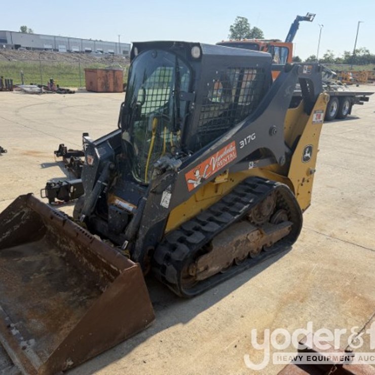 2019 DEERE 317G