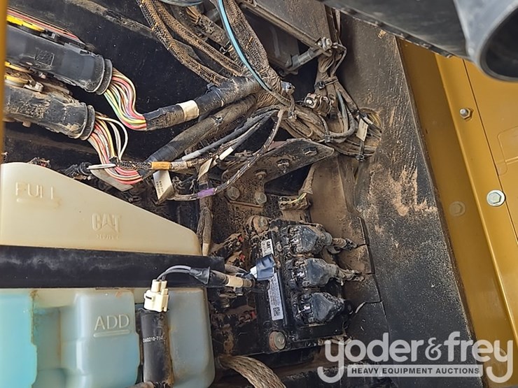 2019-caterpillar-336-image-32