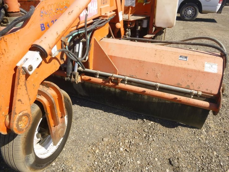 2014-broce-bb250b-image-11