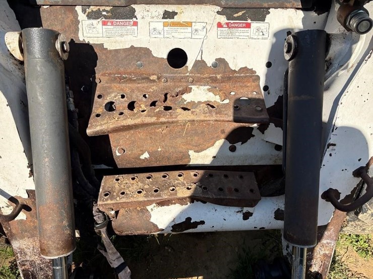 bobcat-s300-image-10