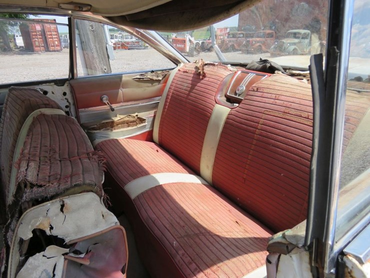 1961-chevrolet-impala-bubbletop-image-12