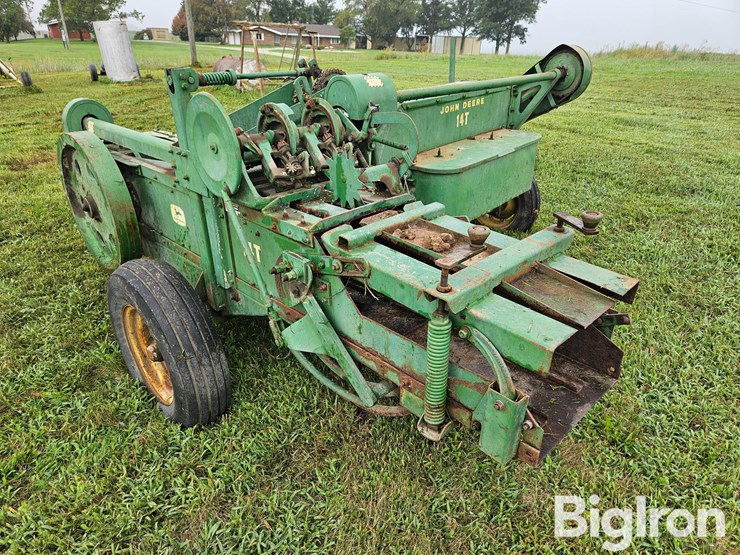 1960-john-deere-14t-image-7
