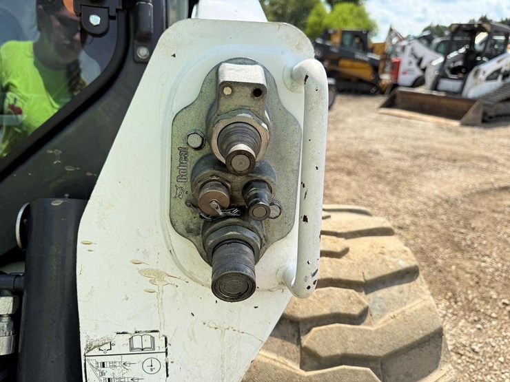 2018-bobcat-s590-image-11