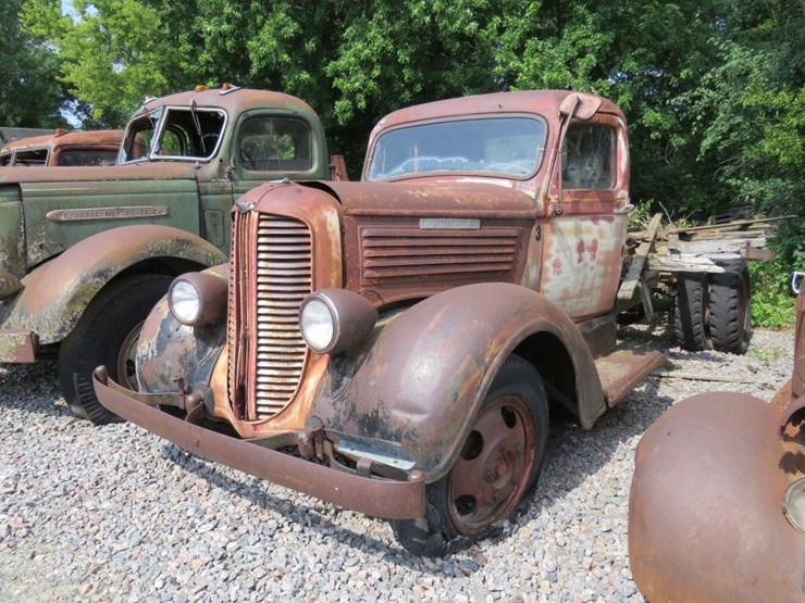 1937-dodge-1-1/2-ton-truck-image-3