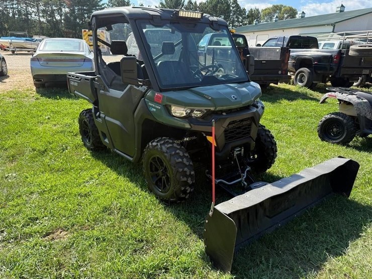 2023-can-am-defender-hd7-700-utv-image-2