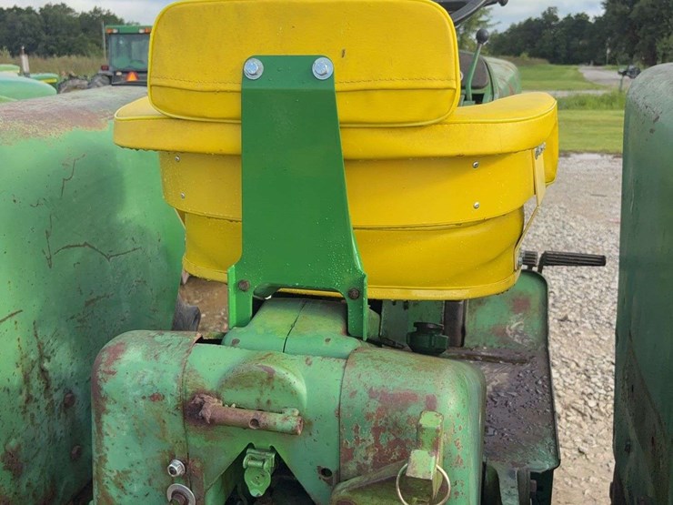 john-deere-4010-image-16