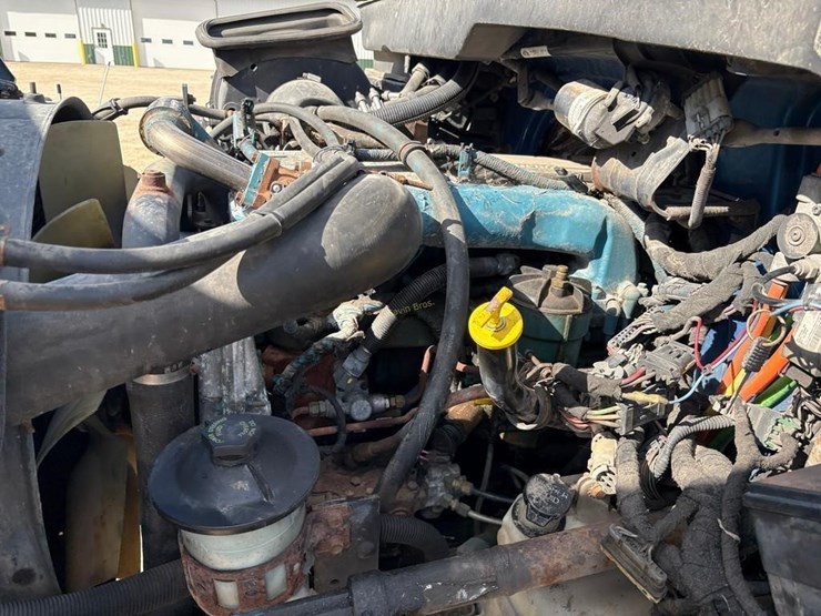 2005-international-durastar-4300-image-20