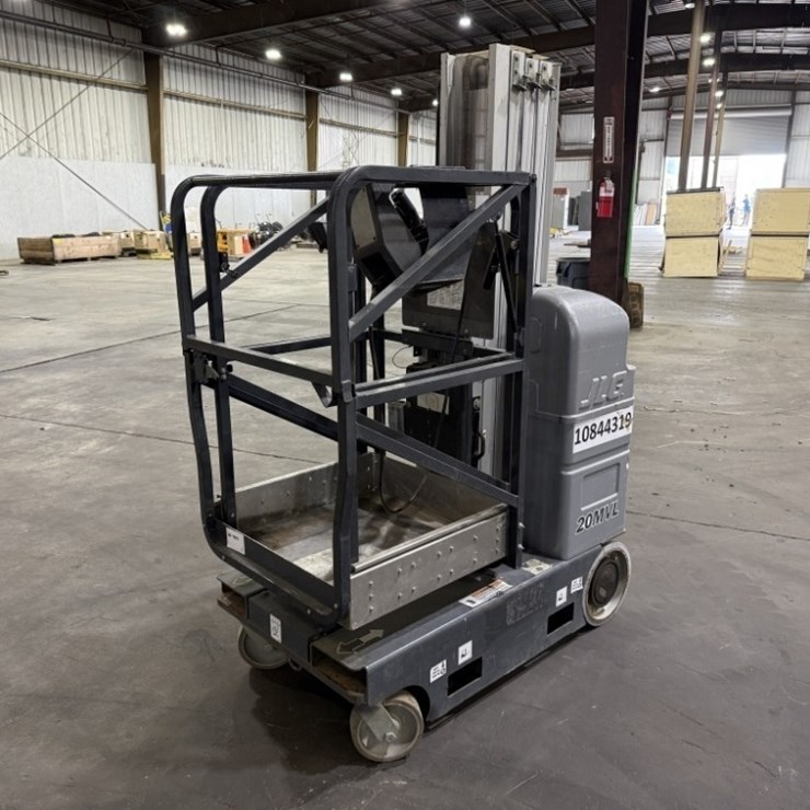 2018 JLG 20MVL