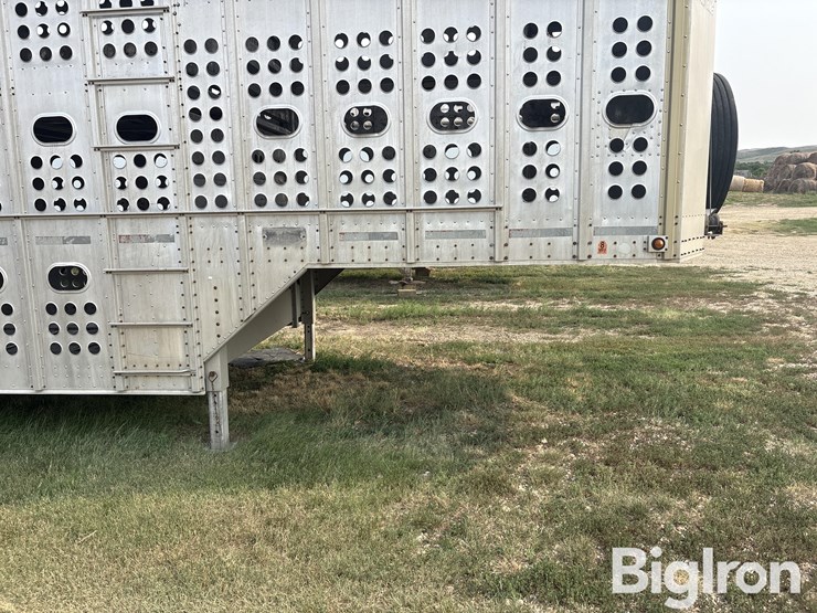 1994-merrit-48x102-t/a-livestock-trailer-image-15