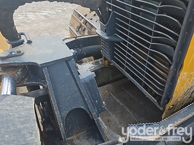 2013-deere-750k-lgp-image-33