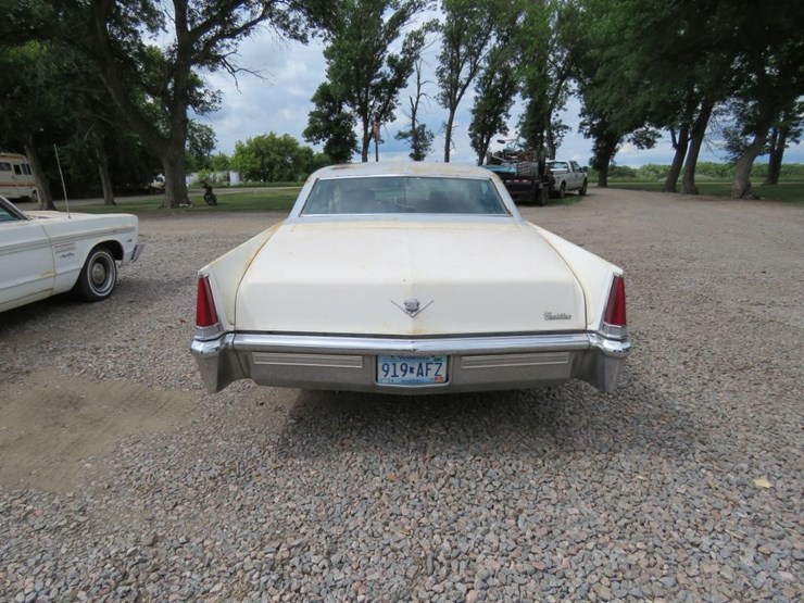 1969-cadillac-coupe-deville-2dr-ht-image-7