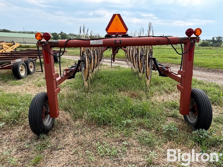 2009-massey-ferguson-3983-image-6